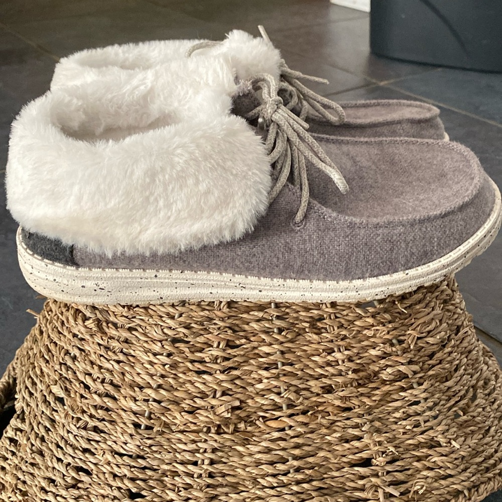 Hey Dude Womens fur lined Shooties